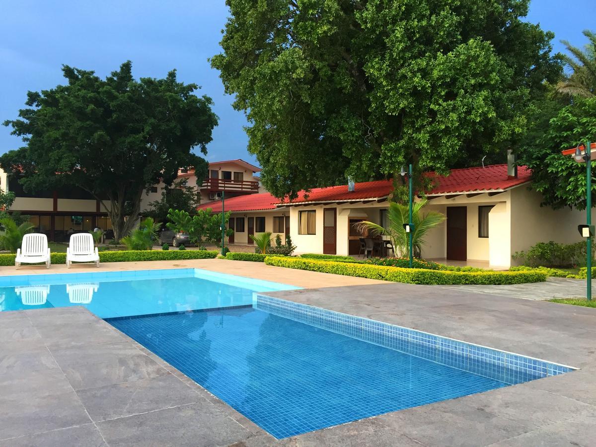 Los Jazmines Hotel Resort Warnes Εξωτερικό φωτογραφία