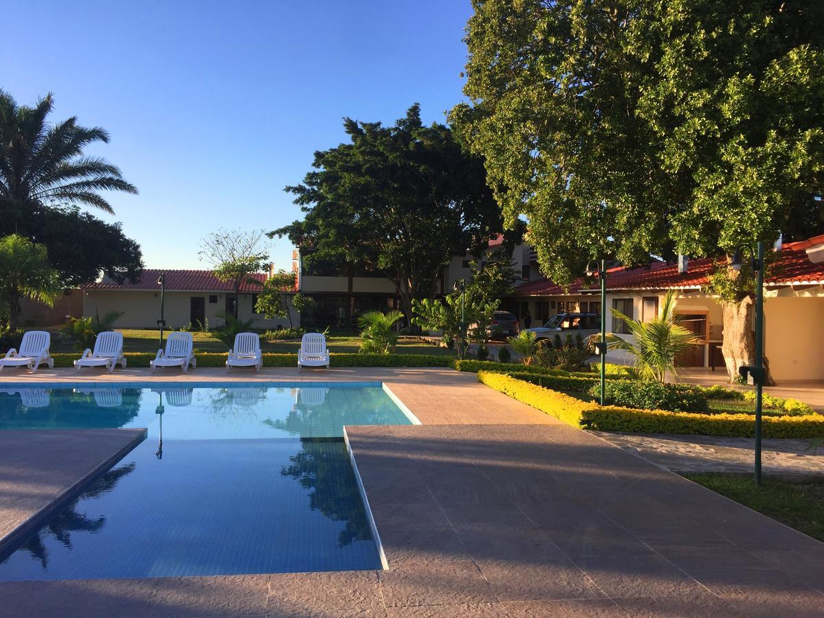 Los Jazmines Hotel Resort Warnes Εξωτερικό φωτογραφία