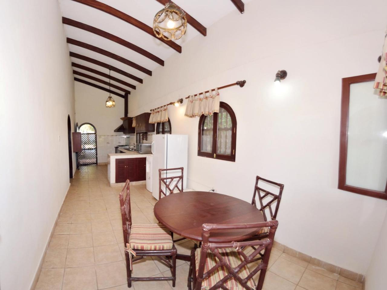 Los Jazmines Hotel Resort Warnes Εξωτερικό φωτογραφία